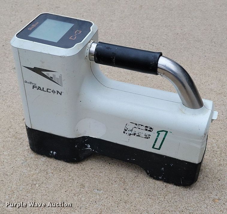 image for item MQ9707 Digitrak Falcon F1 locator receiver