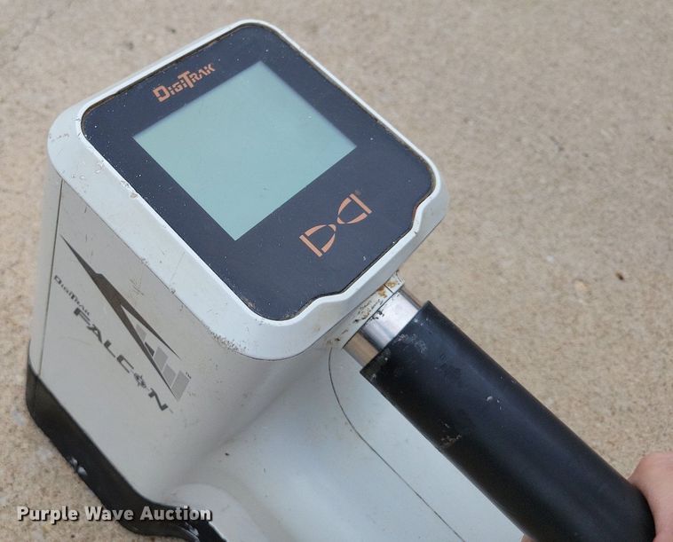 image for item MQ9707 Digitrak Falcon F1 locator receiver