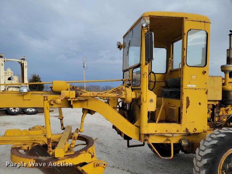 image for item MQ9717 1963 Galion 303 rigid frame motor grader