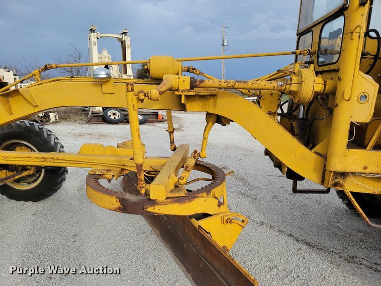 image for item MQ9717 1963 Galion 303 rigid frame motor grader