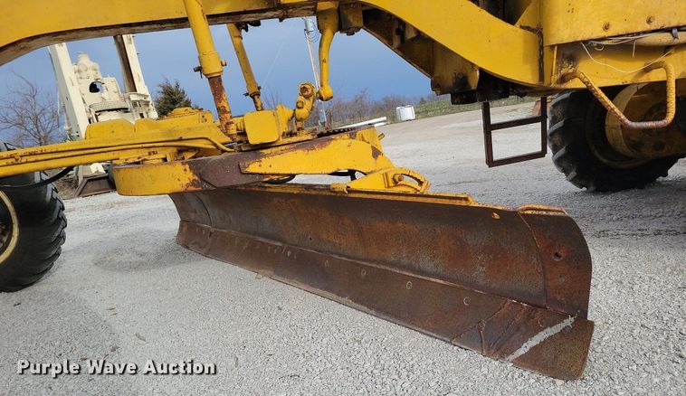 image for item MQ9717 1963 Galion 303 rigid frame motor grader