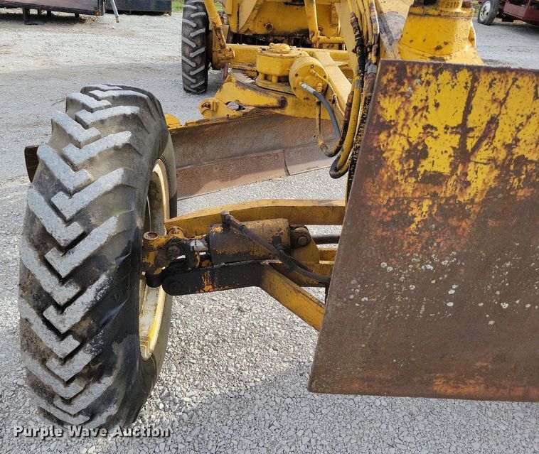 image for item MQ9717 1963 Galion 303 rigid frame motor grader