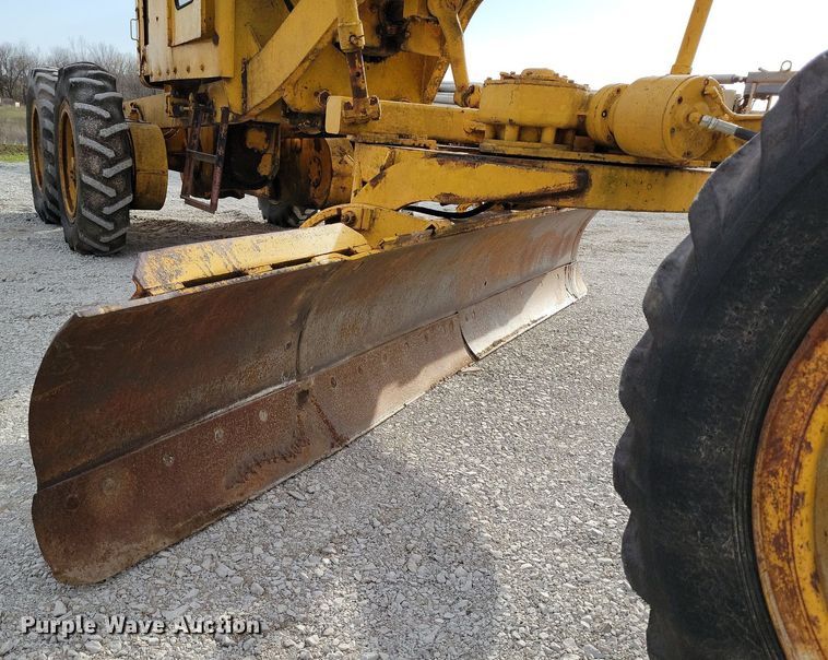 image for item MQ9717 1963 Galion 303 rigid frame motor grader