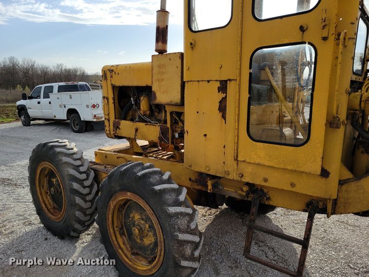 image for item MQ9717 1963 Galion 303 rigid frame motor grader
