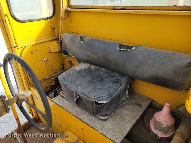 image for item MQ9717 1963 Galion 303 rigid frame motor grader