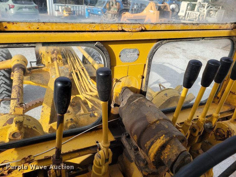 image for item MQ9717 1963 Galion 303 rigid frame motor grader