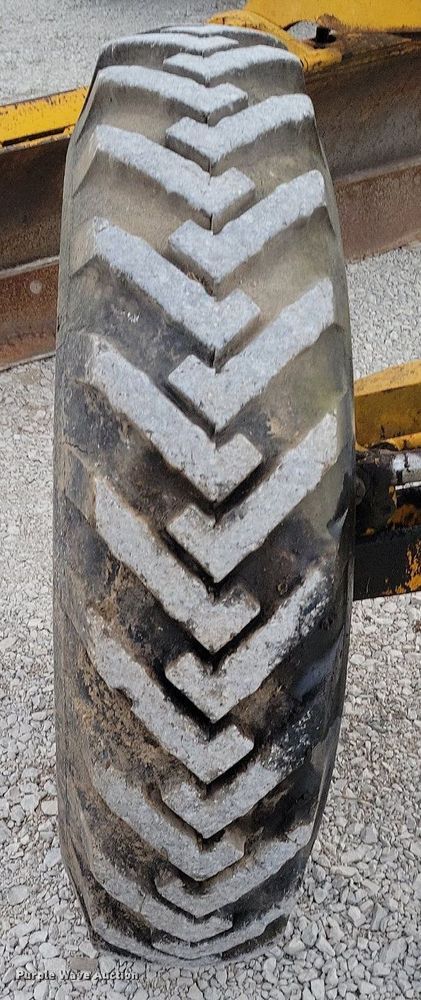 image for item MQ9717 1963 Galion 303 rigid frame motor grader