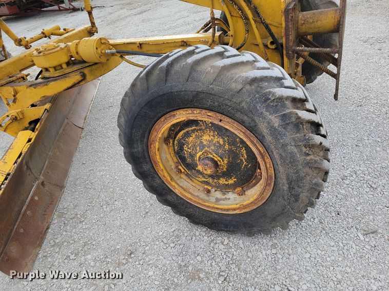 image for item MQ9717 1963 Galion 303 rigid frame motor grader