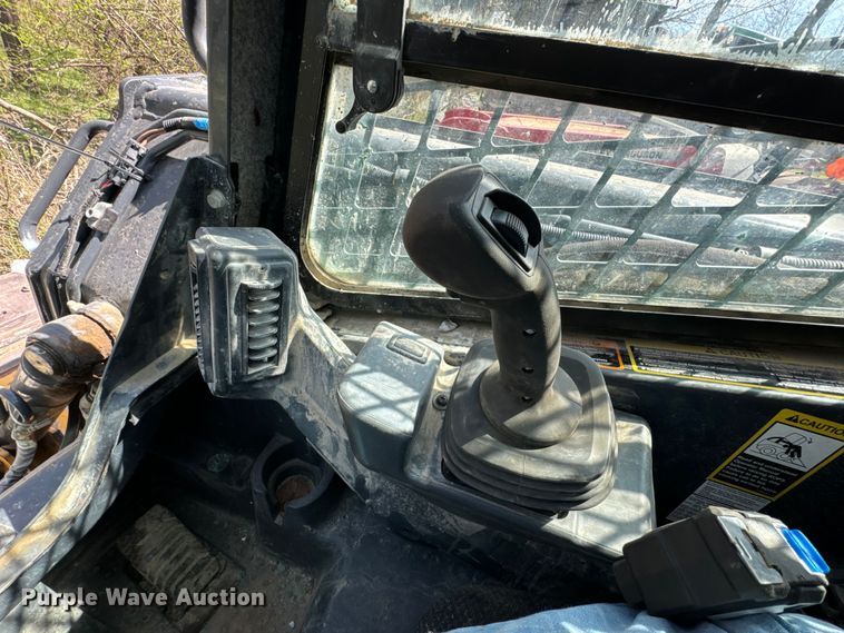 image for item ND9094 2019 John Deere 325G  tracked skid steer loader