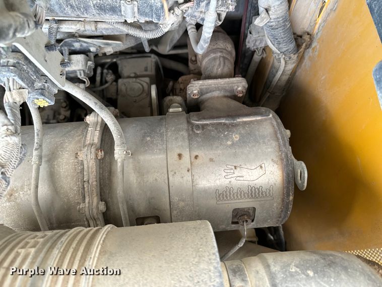 image for item ND9094 2019 John Deere 325G  tracked skid steer loader