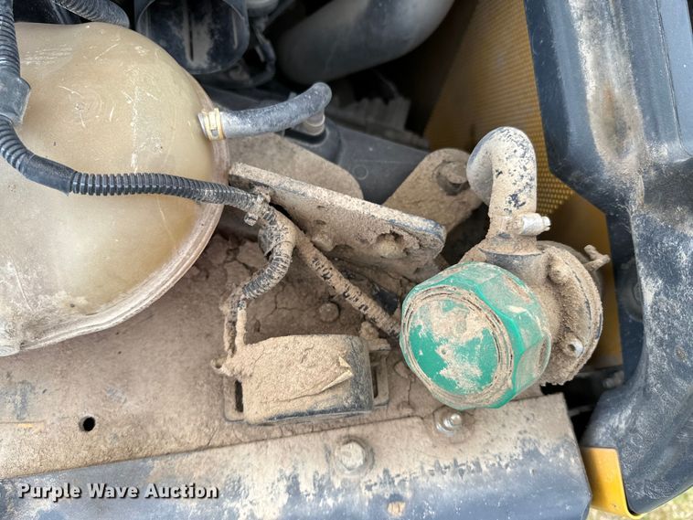 image for item ND9094 2019 John Deere 325G  tracked skid steer loader