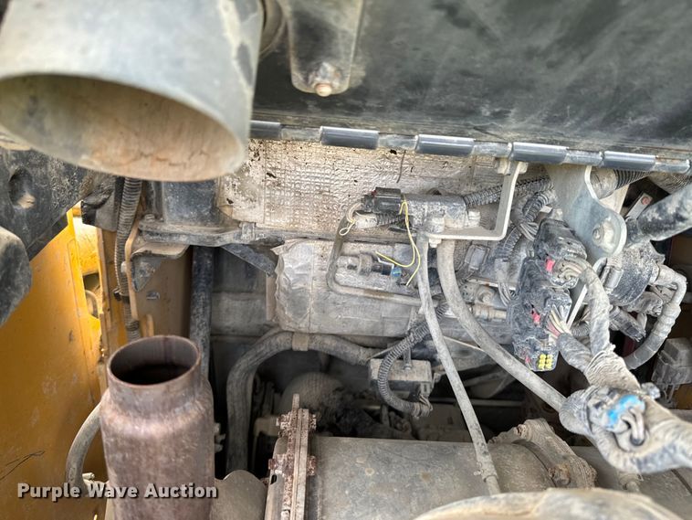 image for item ND9094 2019 John Deere 325G  tracked skid steer loader