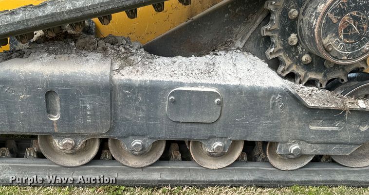 image for item ND9094 2019 John Deere 325G  tracked skid steer loader