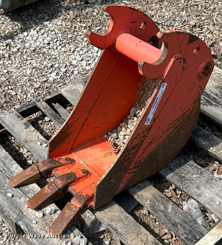 image for item ND9099 Kubota BT4552 bucket