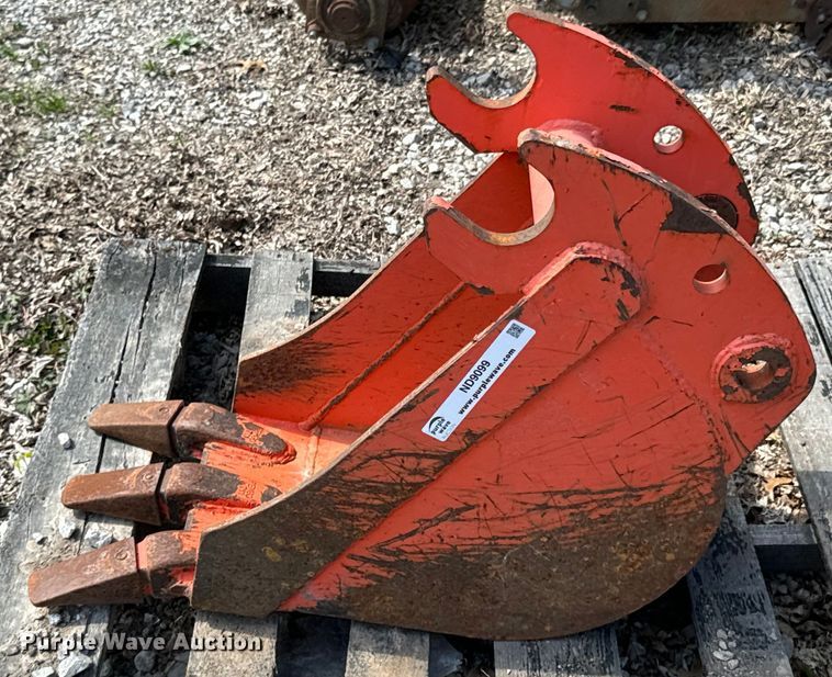 image for item ND9099 Kubota BT4552 bucket