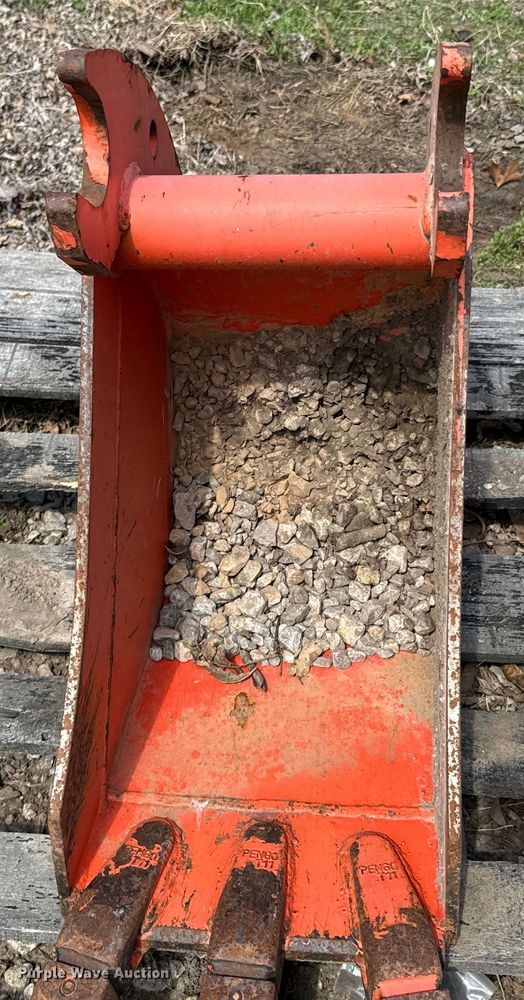 image for item ND9099 Kubota BT4552 bucket