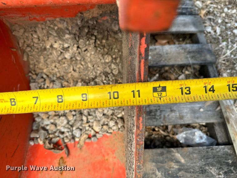 image for item ND9099 Kubota BT4552 bucket