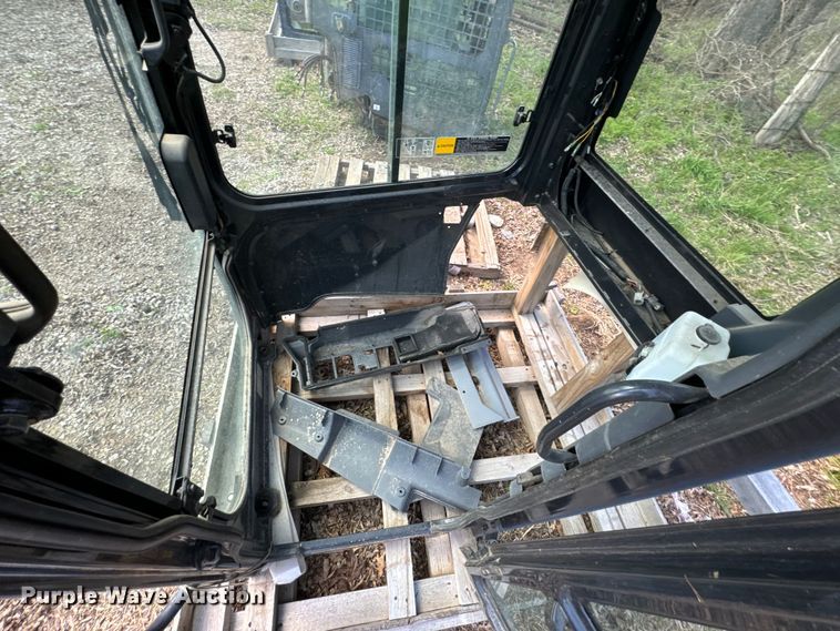 image for item ND9101 Kubota enclosed cab