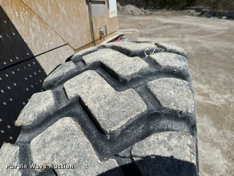 image for item ND9130 2001 Caterpillar 928G wheel loader