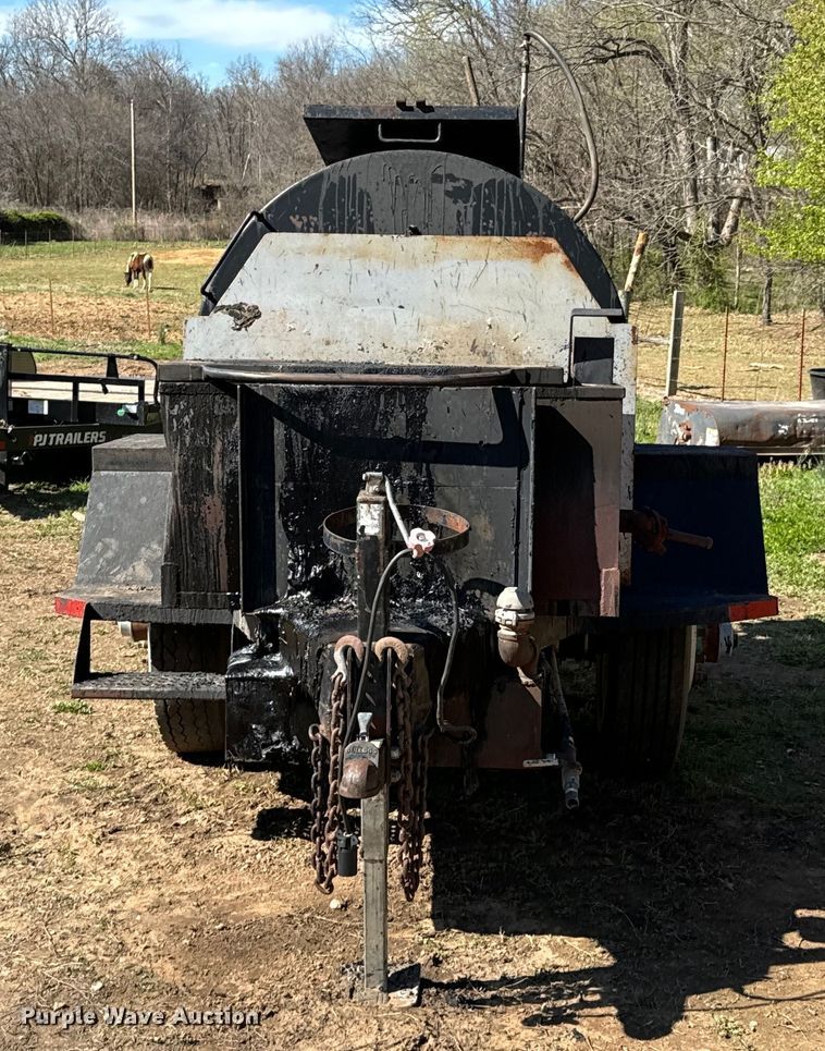 image for item ND9132 Seal coat trailer