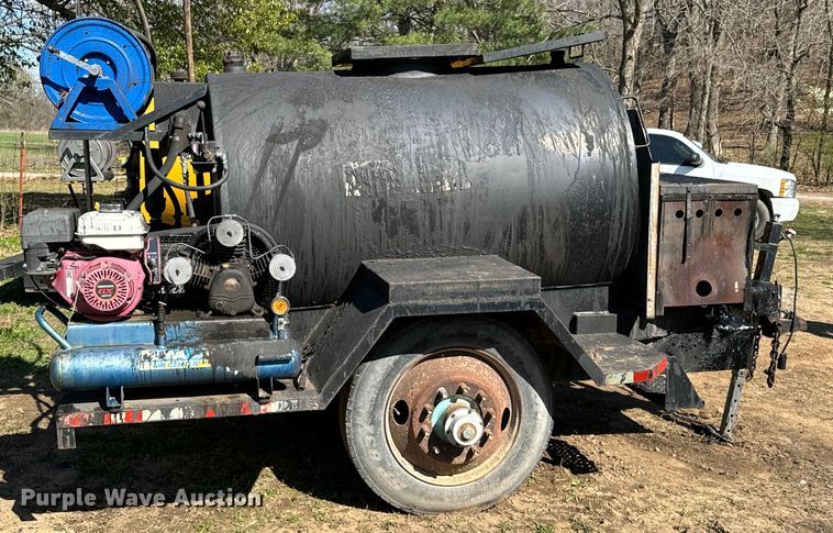 image for item ND9132 Seal coat trailer