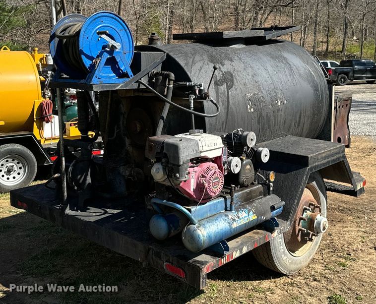 image for item ND9132 Seal coat trailer