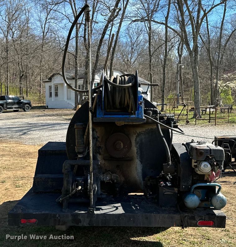 image for item ND9132 Seal coat trailer