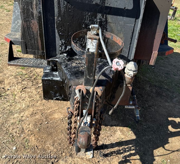 image for item ND9132 Seal coat trailer