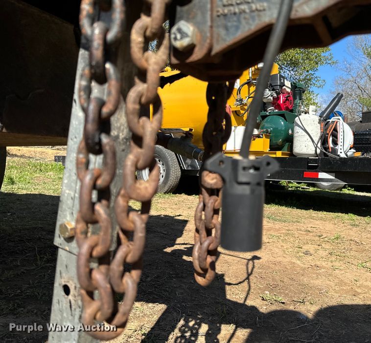 image for item ND9132 Seal coat trailer