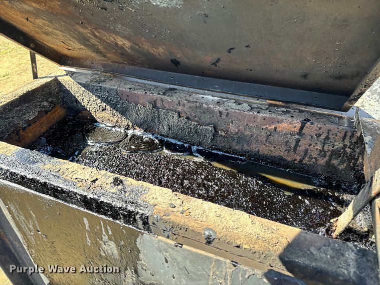 image for item ND9132 Seal coat trailer