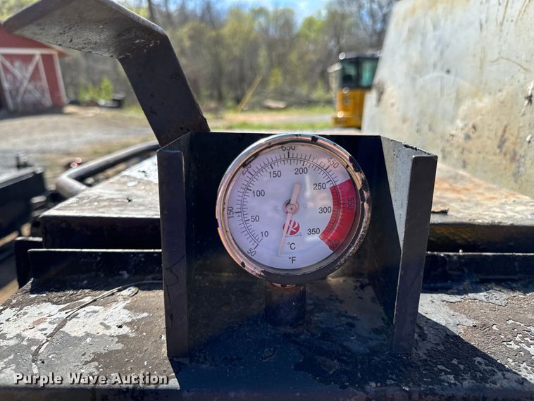 image for item ND9132 Seal coat trailer