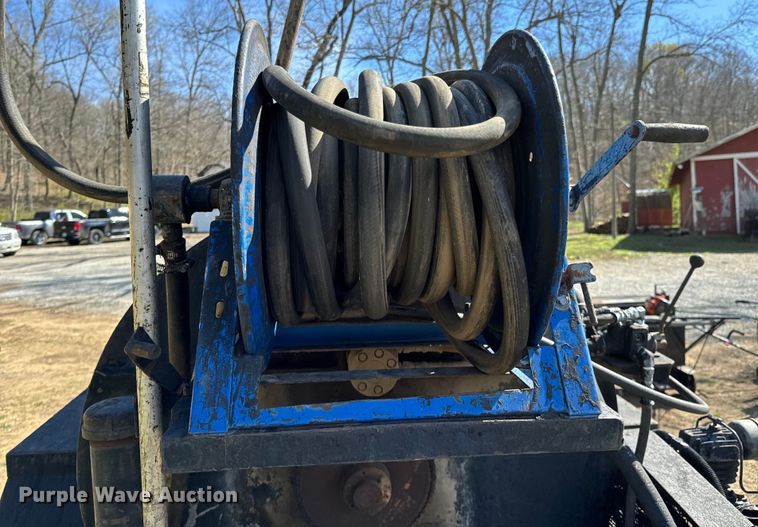 image for item ND9132 Seal coat trailer