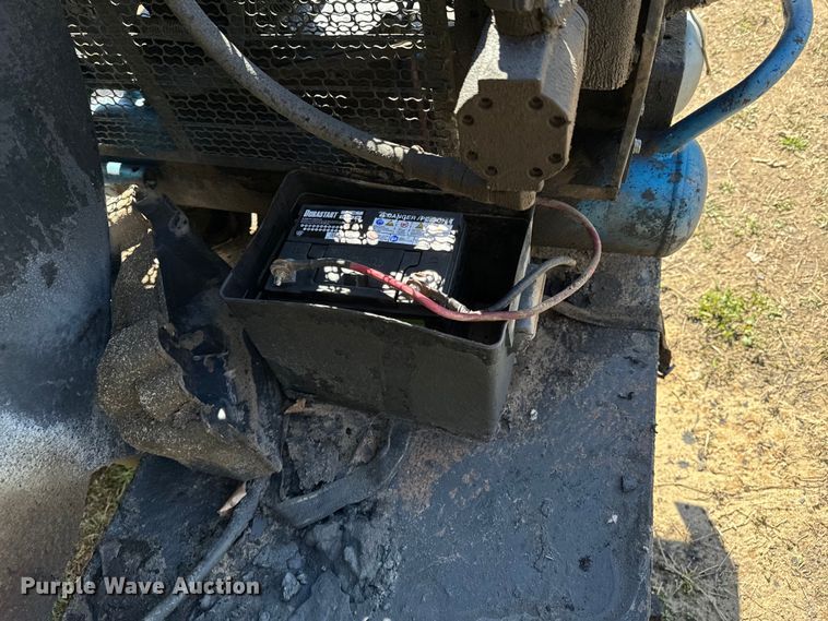 image for item ND9132 Seal coat trailer