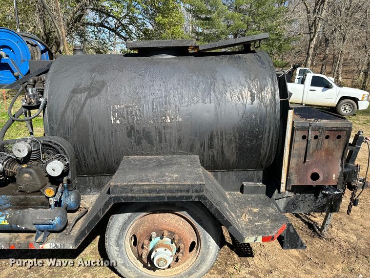 image for item ND9132 Seal coat trailer