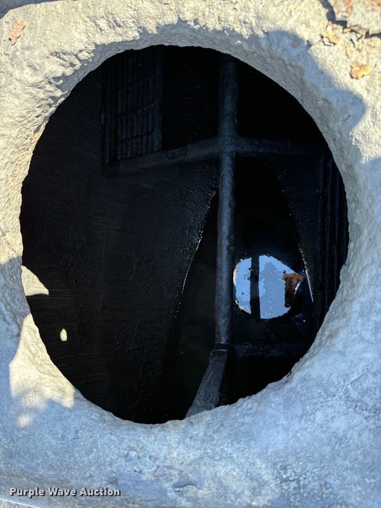 image for item ND9132 Seal coat trailer