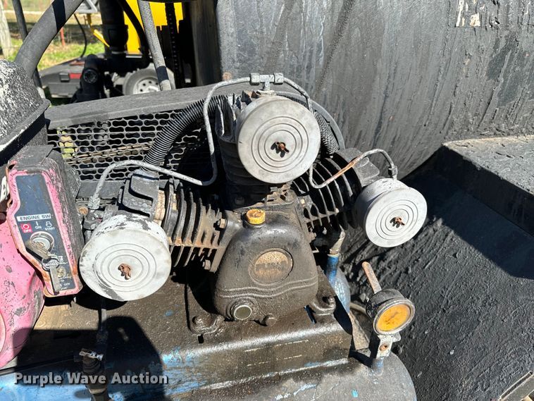 image for item ND9132 Seal coat trailer