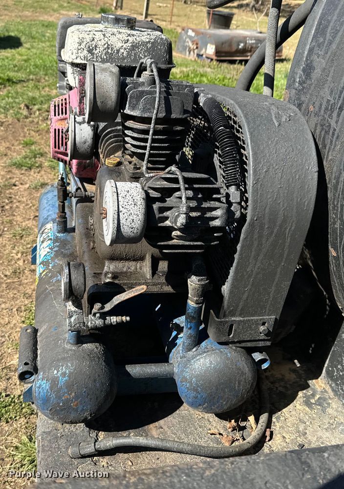 image for item ND9132 Seal coat trailer