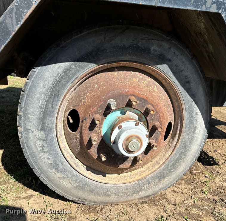 image for item ND9132 Seal coat trailer