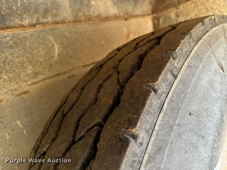 image for item ND9132 Seal coat trailer