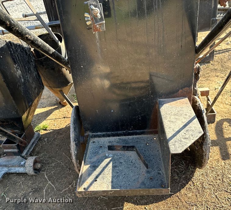 image for item ND9133 Asphalt seal coating equipment