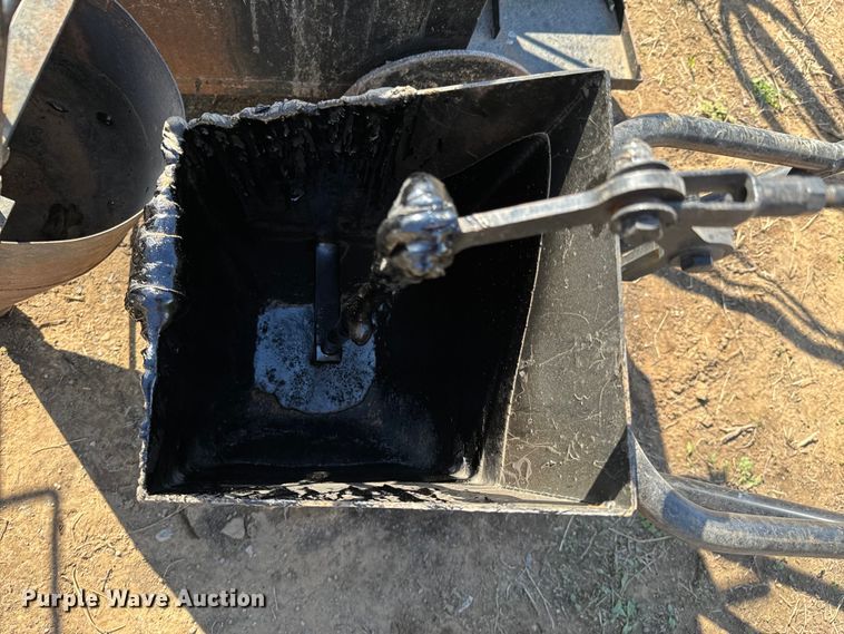 image for item ND9133 Asphalt seal coating equipment