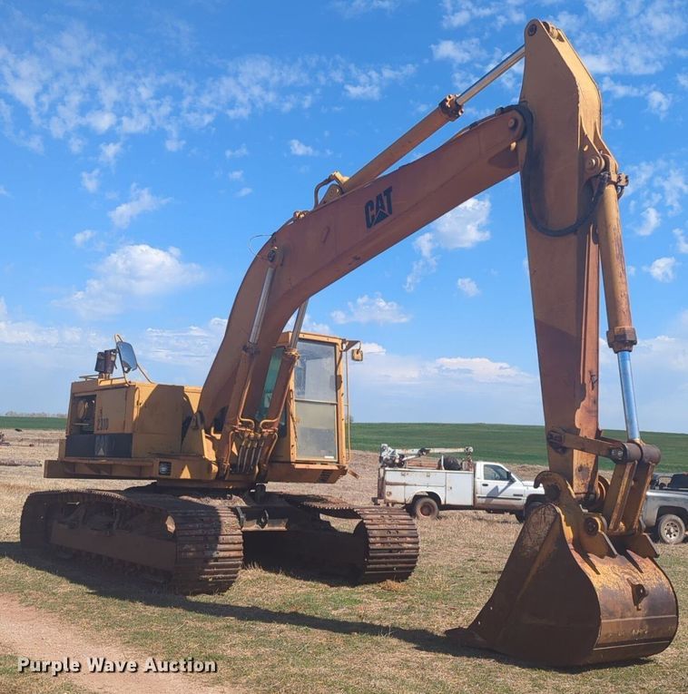 image for item NG9328 1990 Caterpillar 231D excavator
