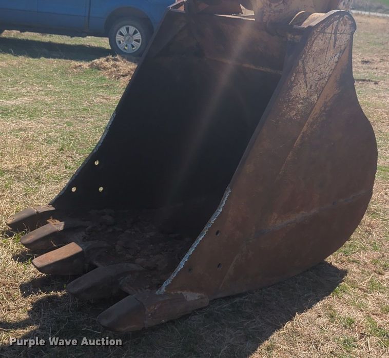 image for item NG9328 1990 Caterpillar 231D excavator