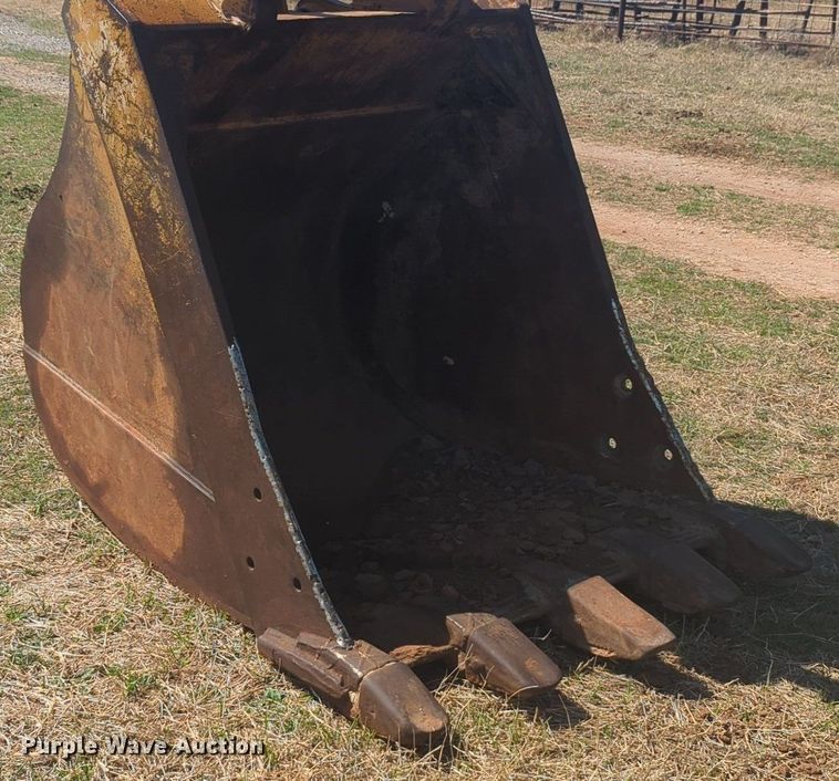 image for item NG9328 1990 Caterpillar 231D excavator