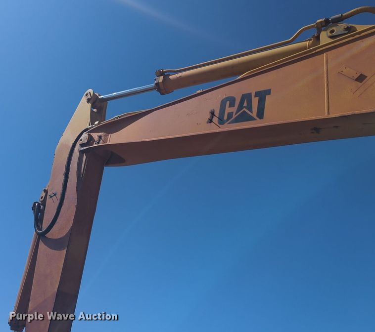 image for item NG9328 1990 Caterpillar 231D excavator