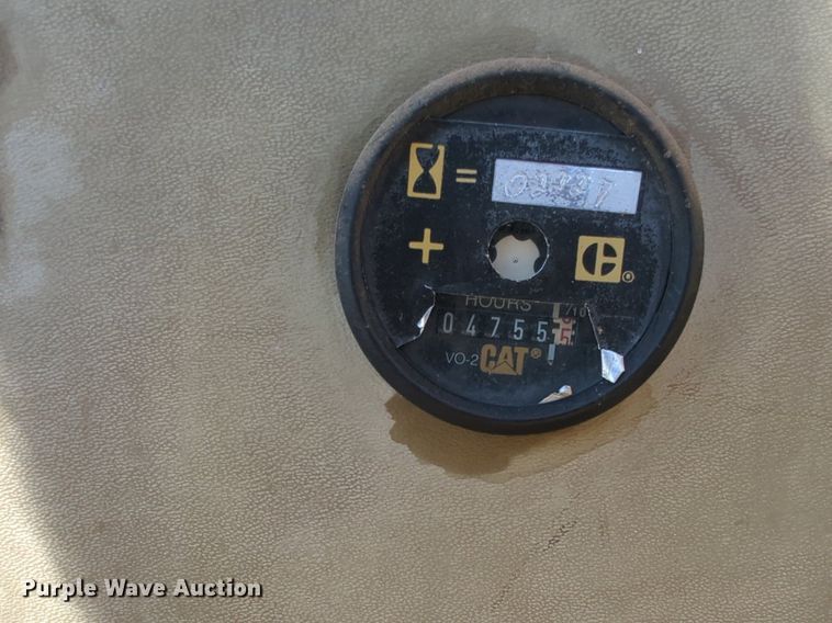 image for item NG9328 1990 Caterpillar 231D excavator