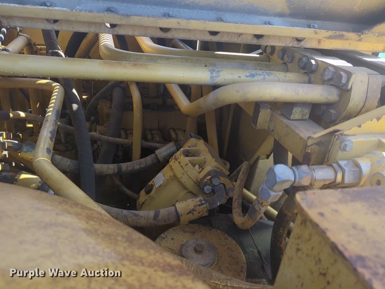 image for item NG9328 1990 Caterpillar 231D excavator