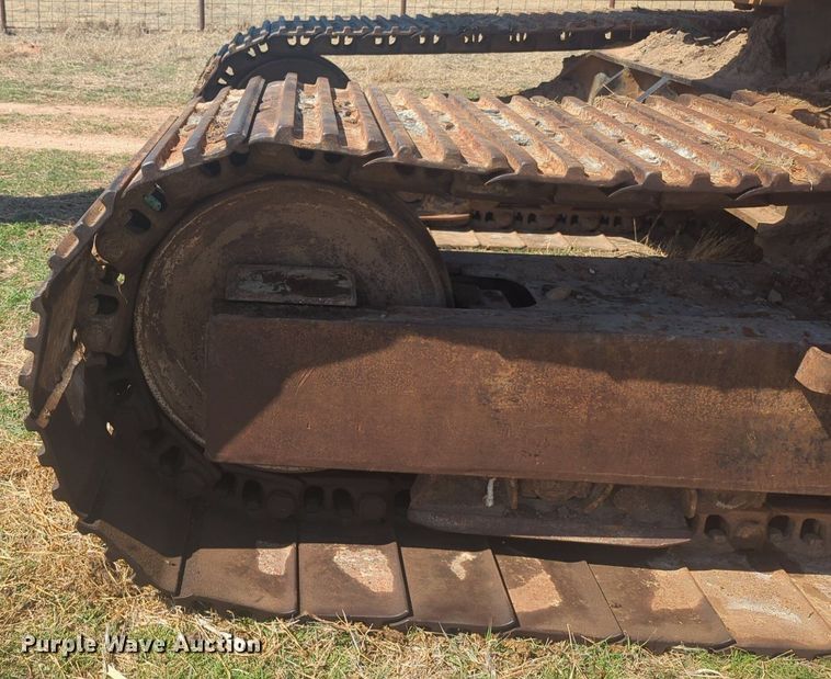 image for item NG9328 1990 Caterpillar 231D excavator