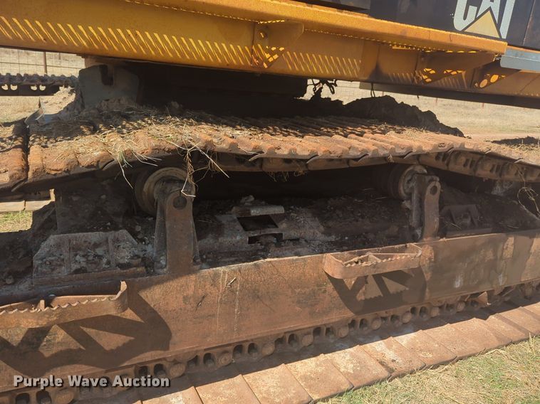 image for item NG9328 1990 Caterpillar 231D excavator