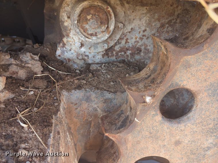 image for item NG9328 1990 Caterpillar 231D excavator